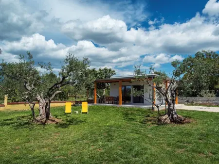 Casetta Maria, maison 1 chambre avec jardin à Fažana