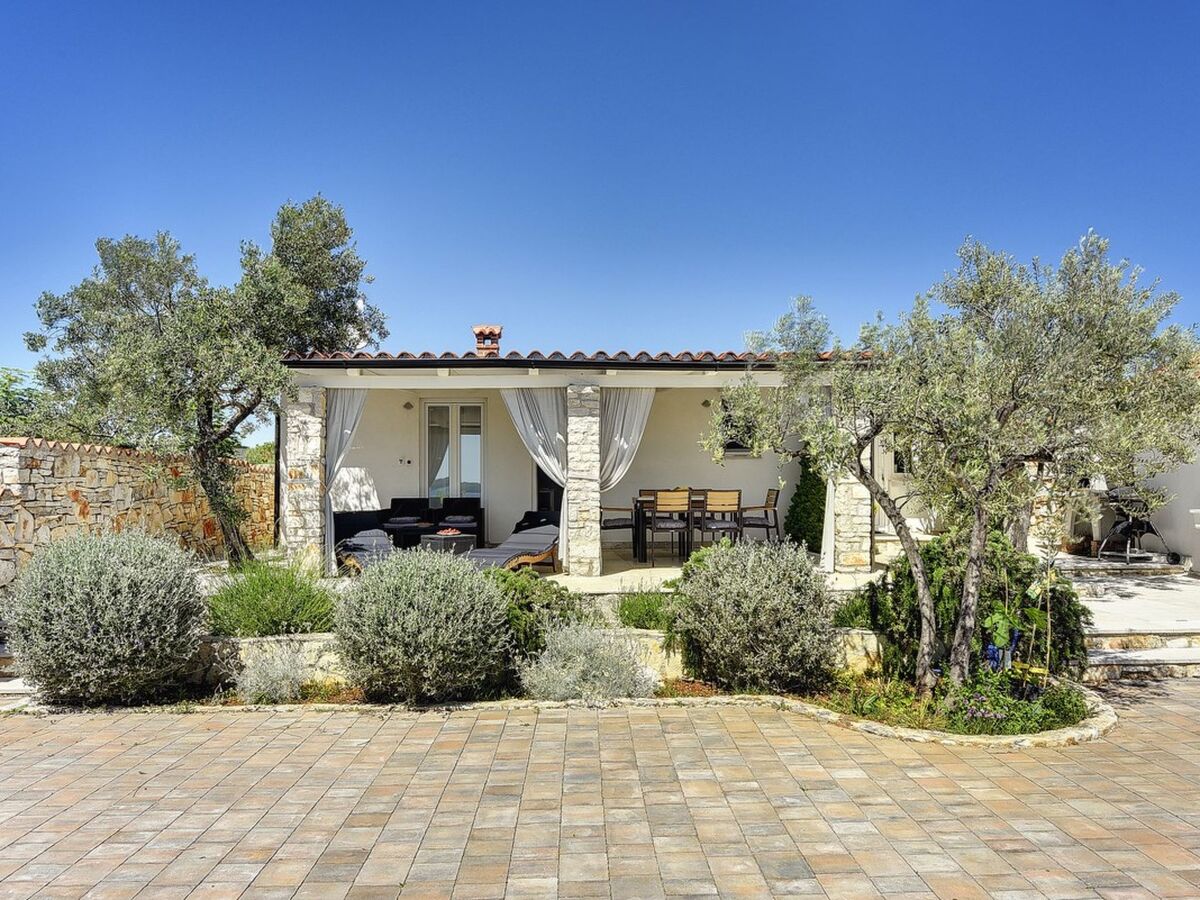 Villa Emily à Fažana, 80 m de la plage - Photo 2