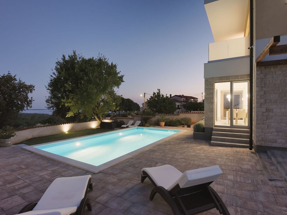 Villa White, maison moderne avec piscine à Fažana - Photo 5