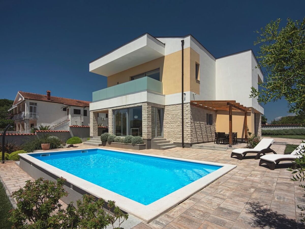 Villa White, maison moderne avec piscine à Fažana - Photo 6