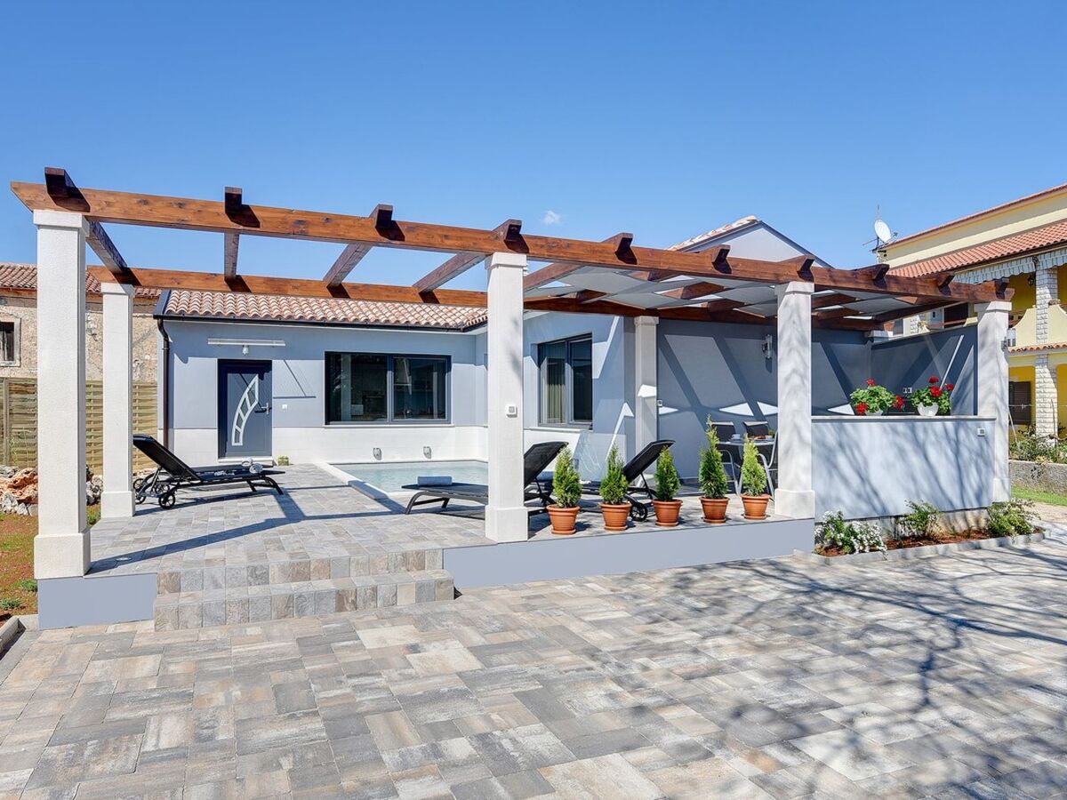 Villa Sunny Home, maison 2 chambres avec piscine à Galižana - Photo 5