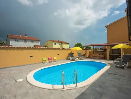 Villetta Ambrosiana, maison neuve avec piscine privée