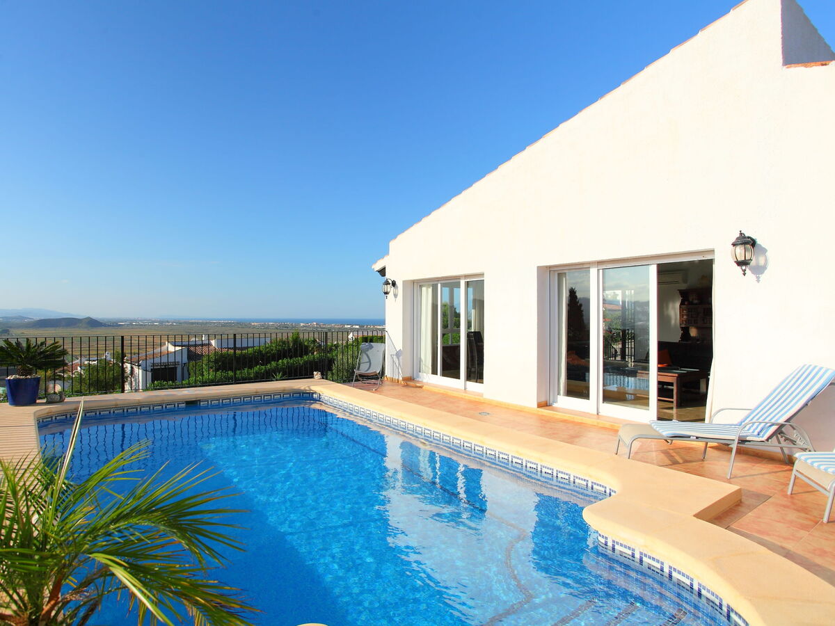 Maison Isabel à Pego : piscine, vue mer et jardin 1000 m² - Photo 8
