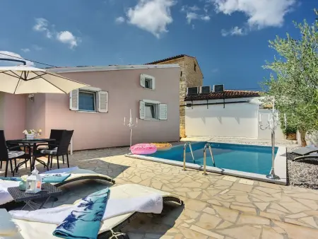 House Michelle : maison avec piscine privée à Pula : photo 2