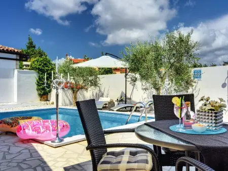House Michelle : maison avec piscine privée à Pula : photo 5