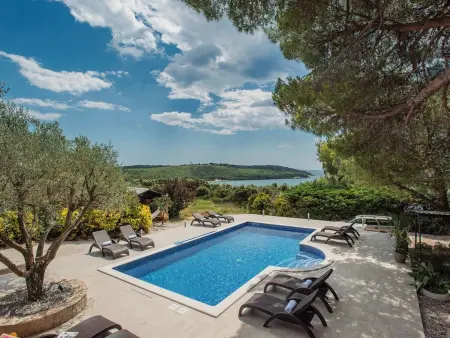 Villa Mima – Maison 7 chambres avec piscine à Banjole : photo 2