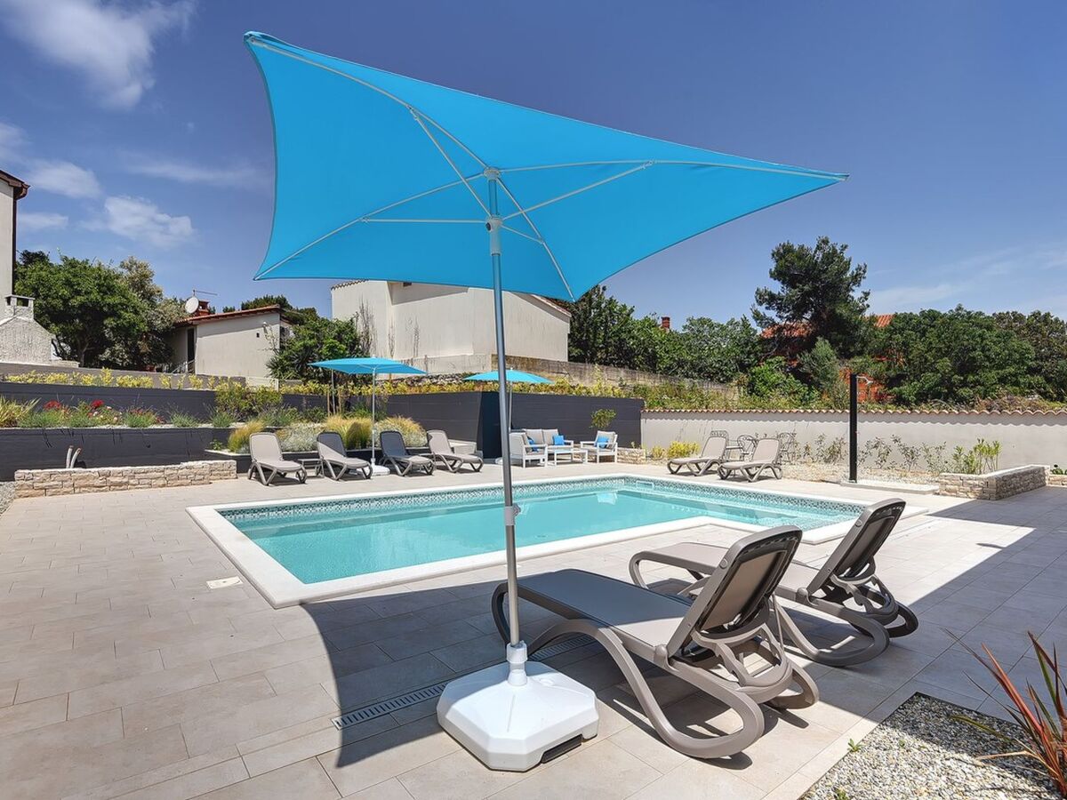 Villa Dream à Premantura : maison 4 chambres avec piscine - Photo 2
