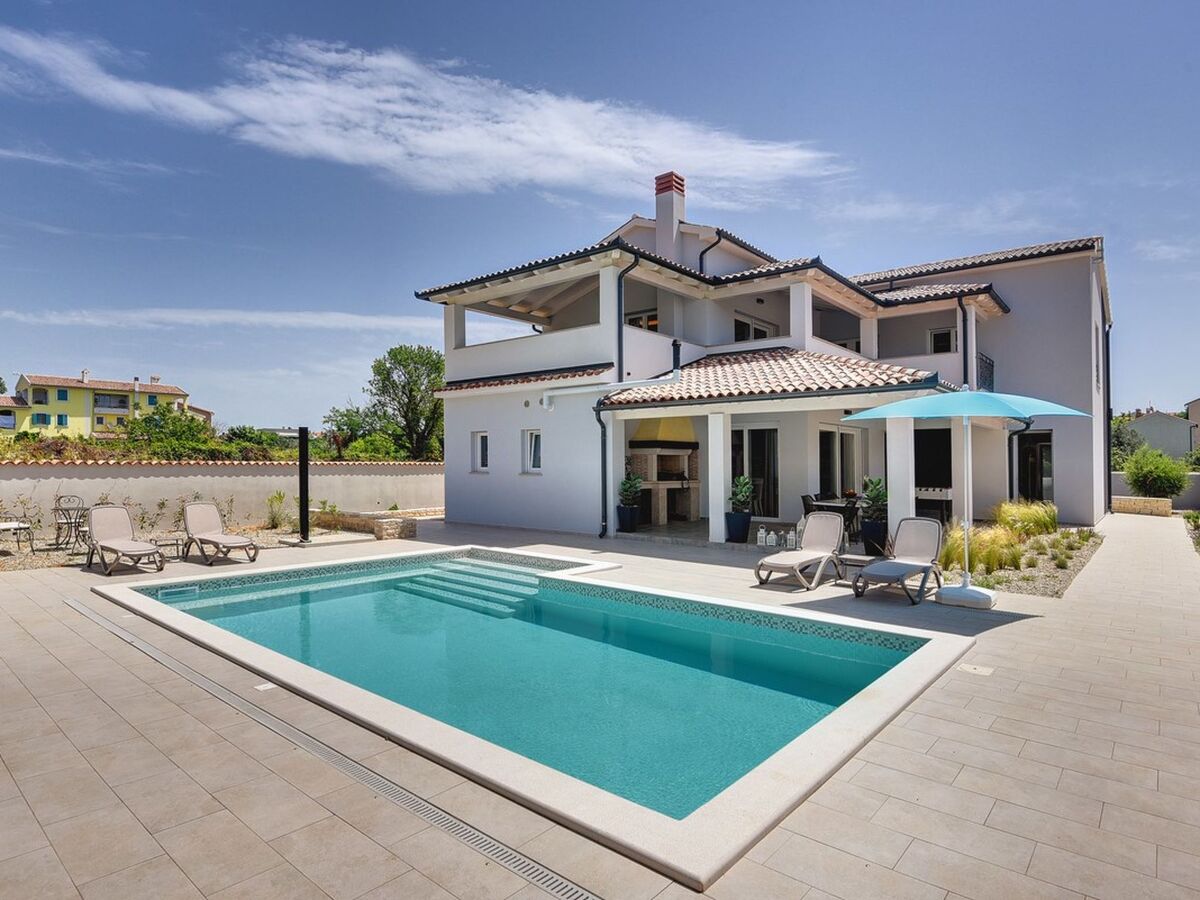 Villa Dream à Premantura : maison 4 chambres avec piscine - Photo 3
