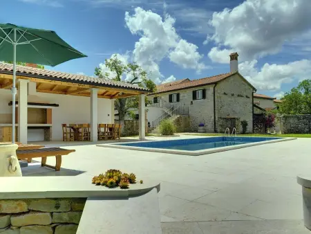Villa Lucy – Maison 7 chambres piscine pour 16 personnes : photo 3