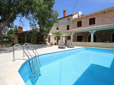 Casa Ladonia - Maison 4 chambres piscine partagée : photo 3