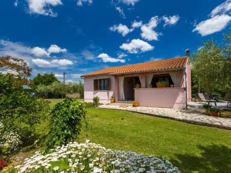 Marlu – Maison avec terrain à Rakalj, près de la mer