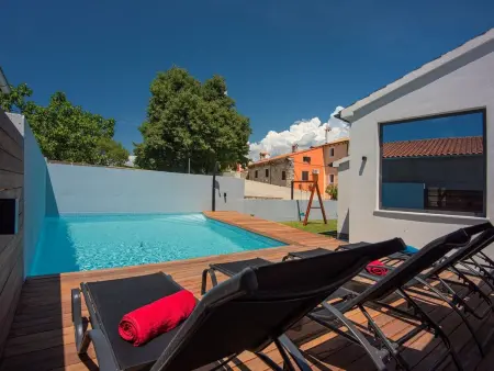 Villa Korina avec piscine privée à Rakalj