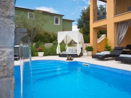 Villa Ari - Maison 4 chambres avec piscine à Rakalj
