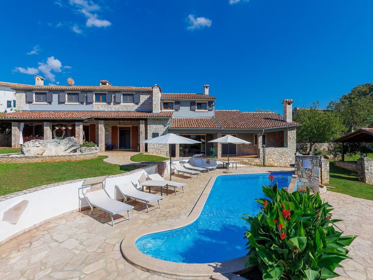 Villa Jurazini : maison 7 chambres avec piscine - Photo 1