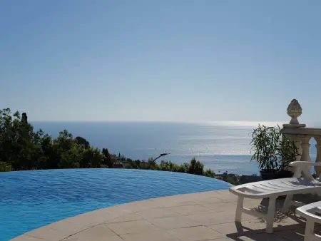 Location villa à Les Issambres, Villa moderne 3 chambres avec piscine et climatisation