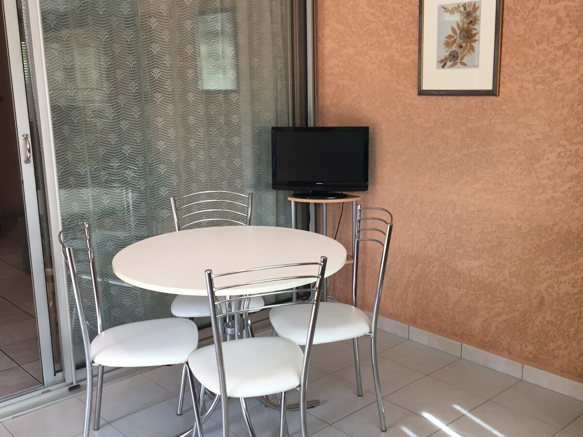 Appart rez-de-jardin 90m² + parking privé - Photo 5