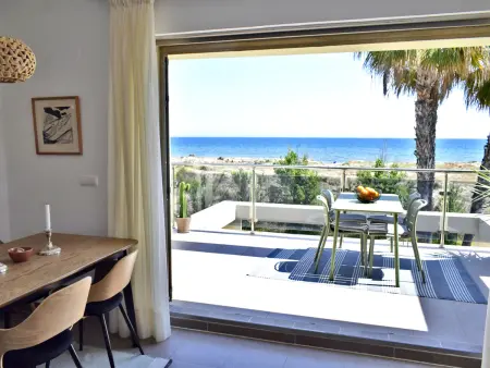 Appartement 6 pers. à 25 m de la plage, piscine : photo 2