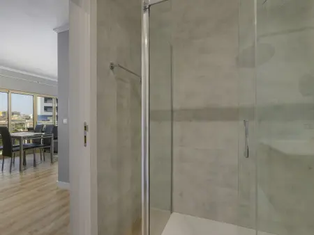 Appartement 81 m² à Portimão, 2 balcons et piscine : photo 8