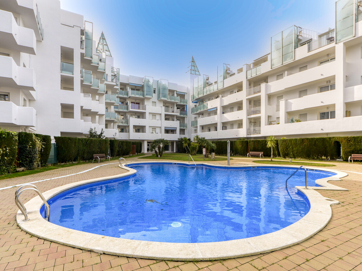 Appartement 3 chambres, terrasse 15 m² et piscine à Roses - Photo 2