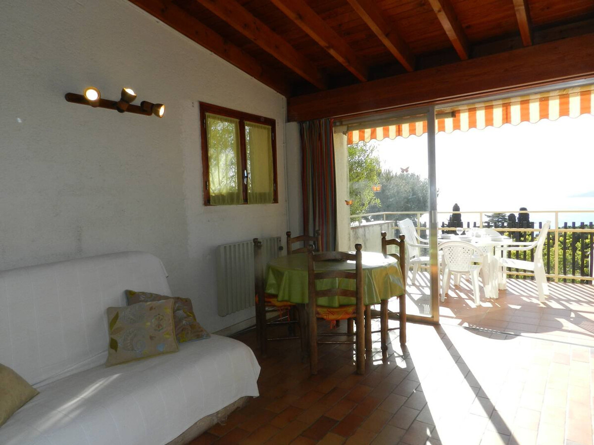 Appartement vue mer avec terrasse et parking au Lavandou - Photo 2