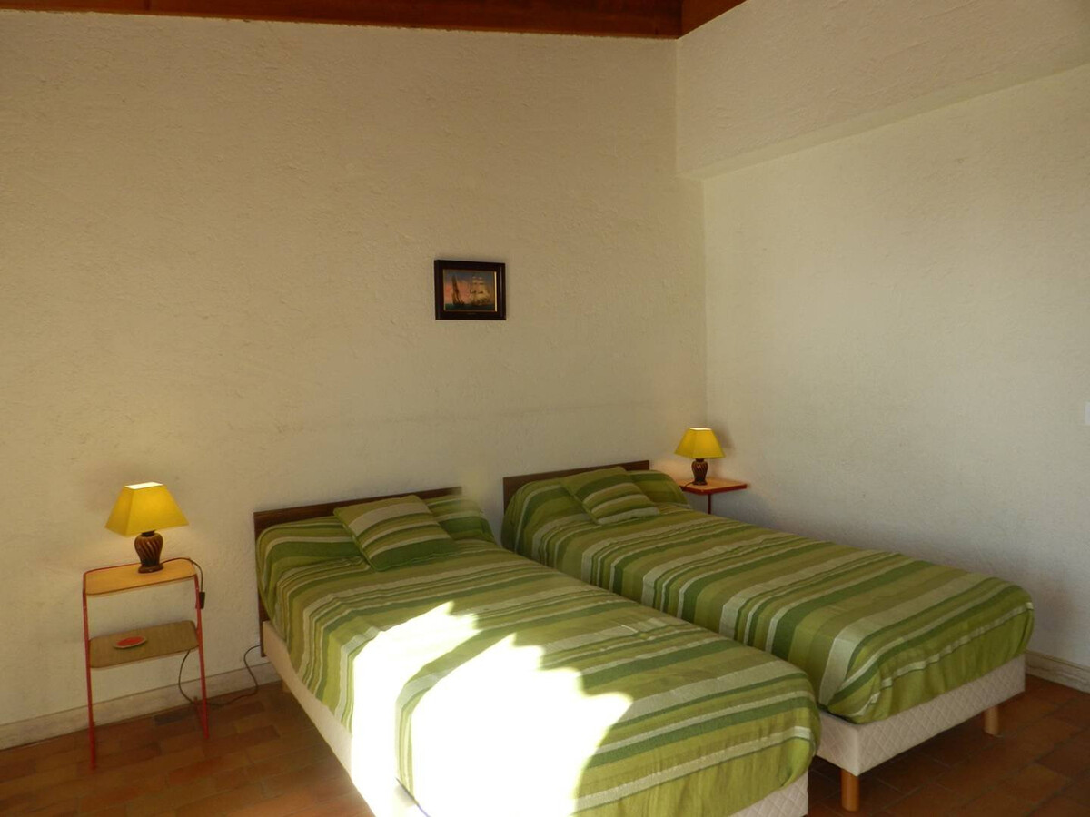 Appartement vue mer avec terrasse et parking au Lavandou - Photo 12