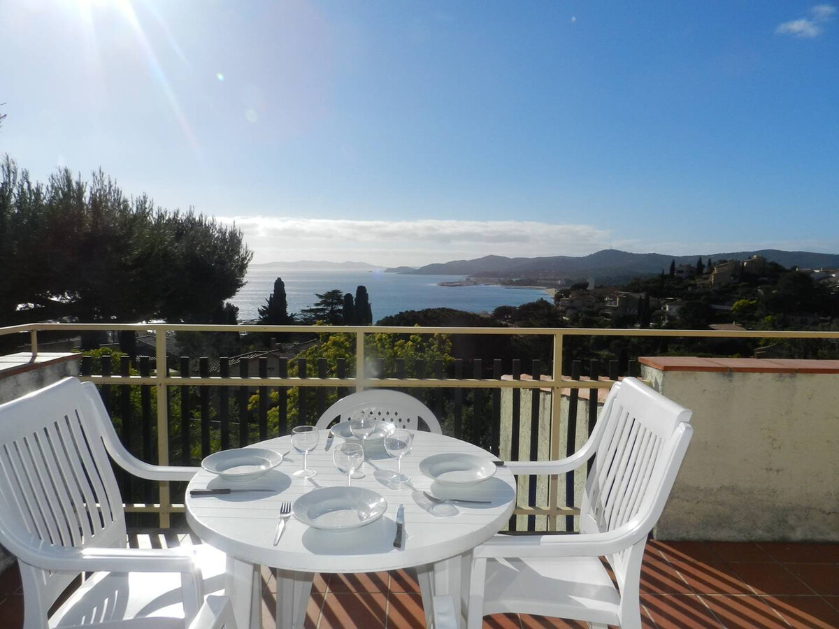 Appartement vue mer avec terrasse et parking au Lavandou - Photo 14