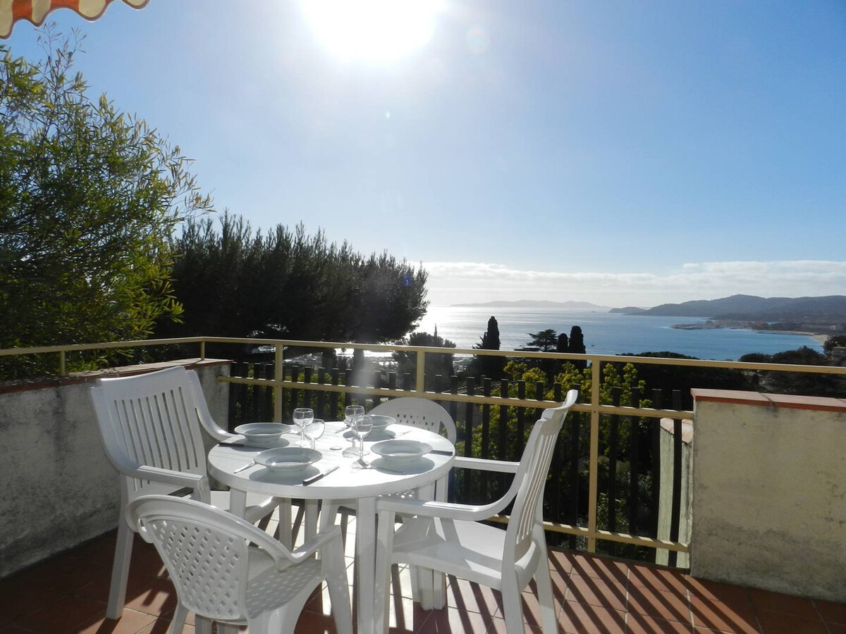 Appartement vue mer avec terrasse et parking au Lavandou - Photo 19