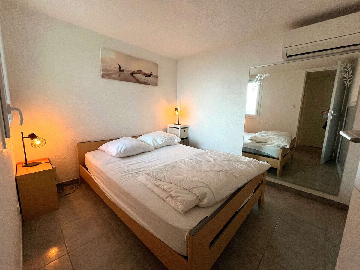 Studio mezzanine 29m² climatisé, 5 pers., parking à Cap d'Agde - Photo 7