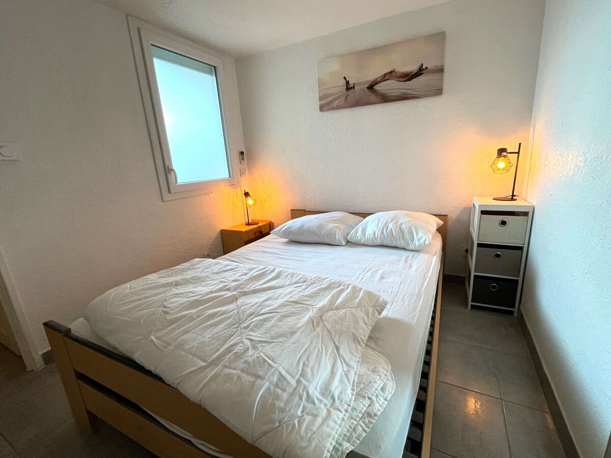 Studio mezzanine 29m² climatisé, 5 pers., parking à Cap d'Agde - Photo 8