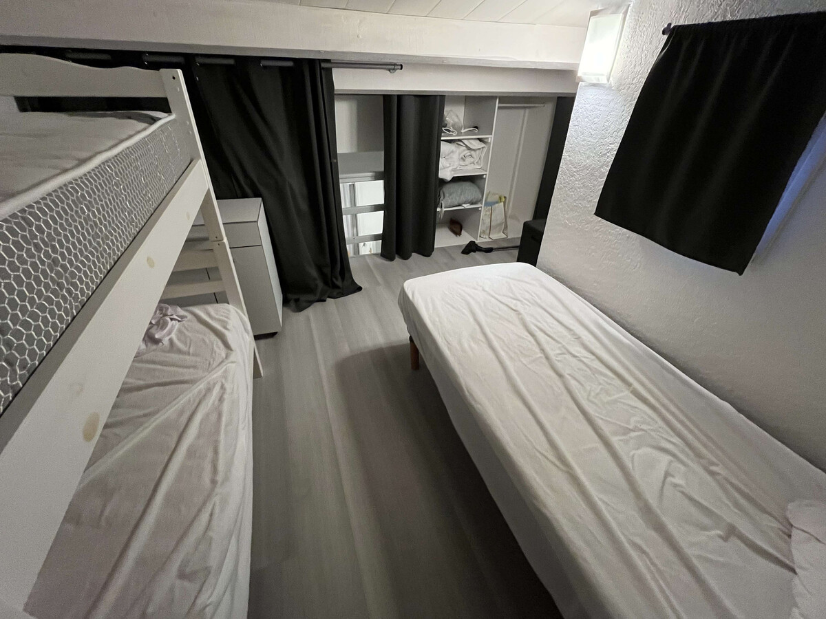 Studio mezzanine 29m² climatisé, 5 pers., parking à Cap d'Agde - Photo 11