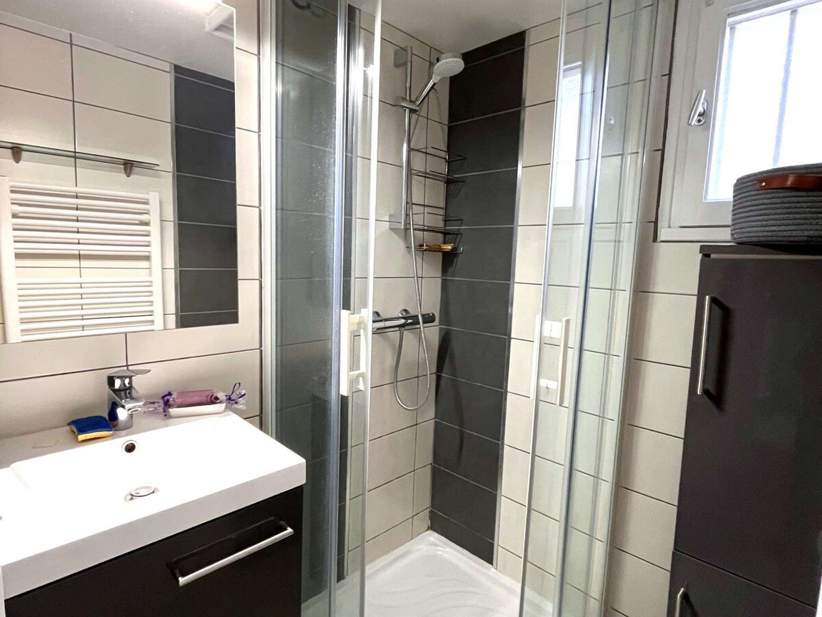 Studio mezzanine 29m² climatisé, 5 pers., parking à Cap d'Agde - Photo 13