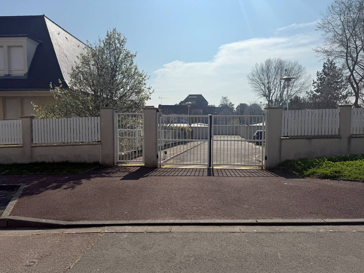 Deux pièces à Cabourg, balcon face à la plage avec parking - Photo 8