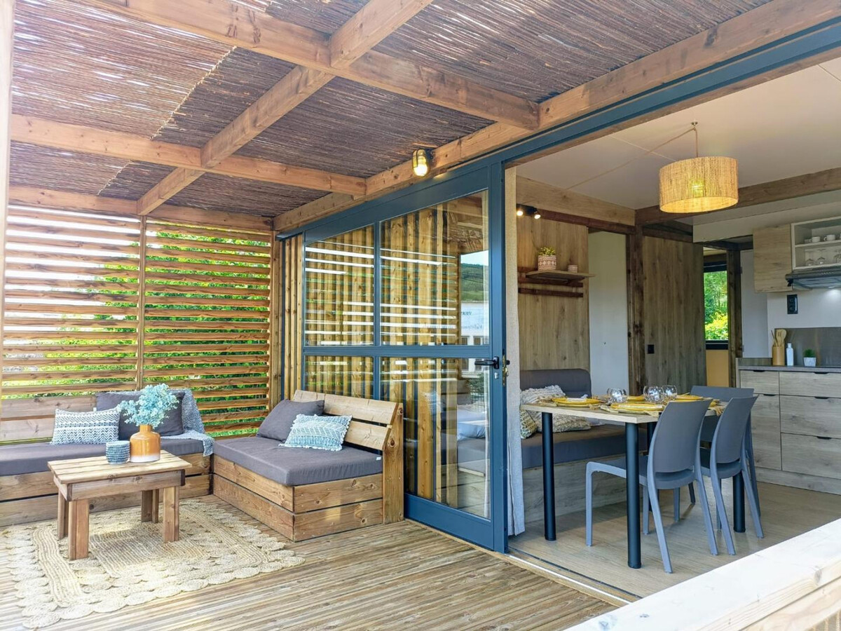 Cabane avec terrasse et piscine à Bioussac - Photo 2