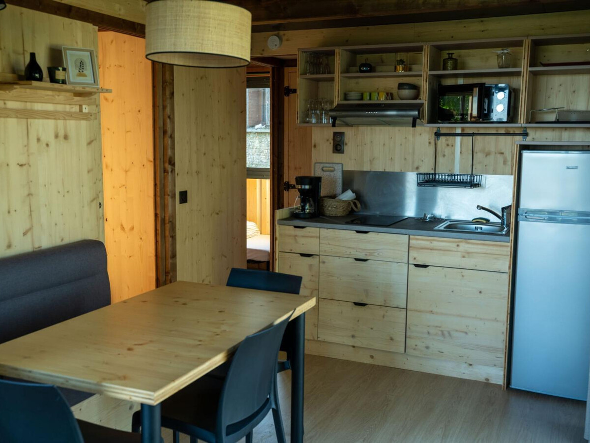 Cabane avec terrasse et piscine à Bioussac - Photo 7
