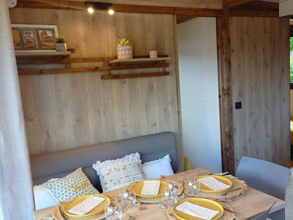 Cabane avec terrasse et piscine à Bioussac - Photo 8