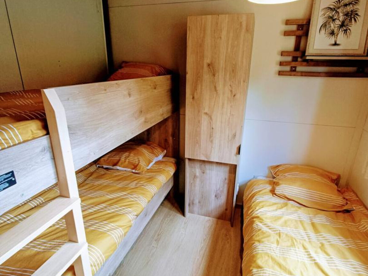 Cabane avec terrasse et piscine à Bioussac - Photo 16