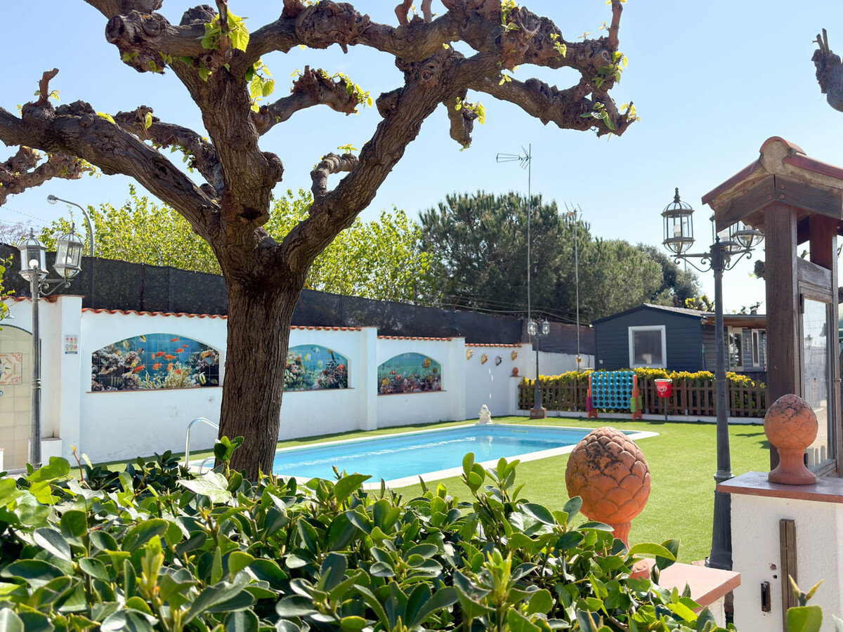 Tente glamping Bell avec terrasse à Canet de Mar - Photo 5