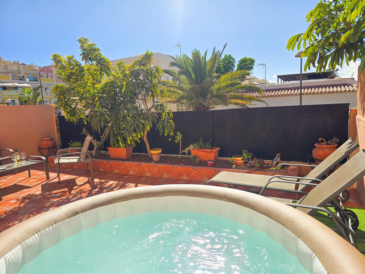 Maison 2 étages avec jacuzzi et terrasses à Palm Mar - Photo 3