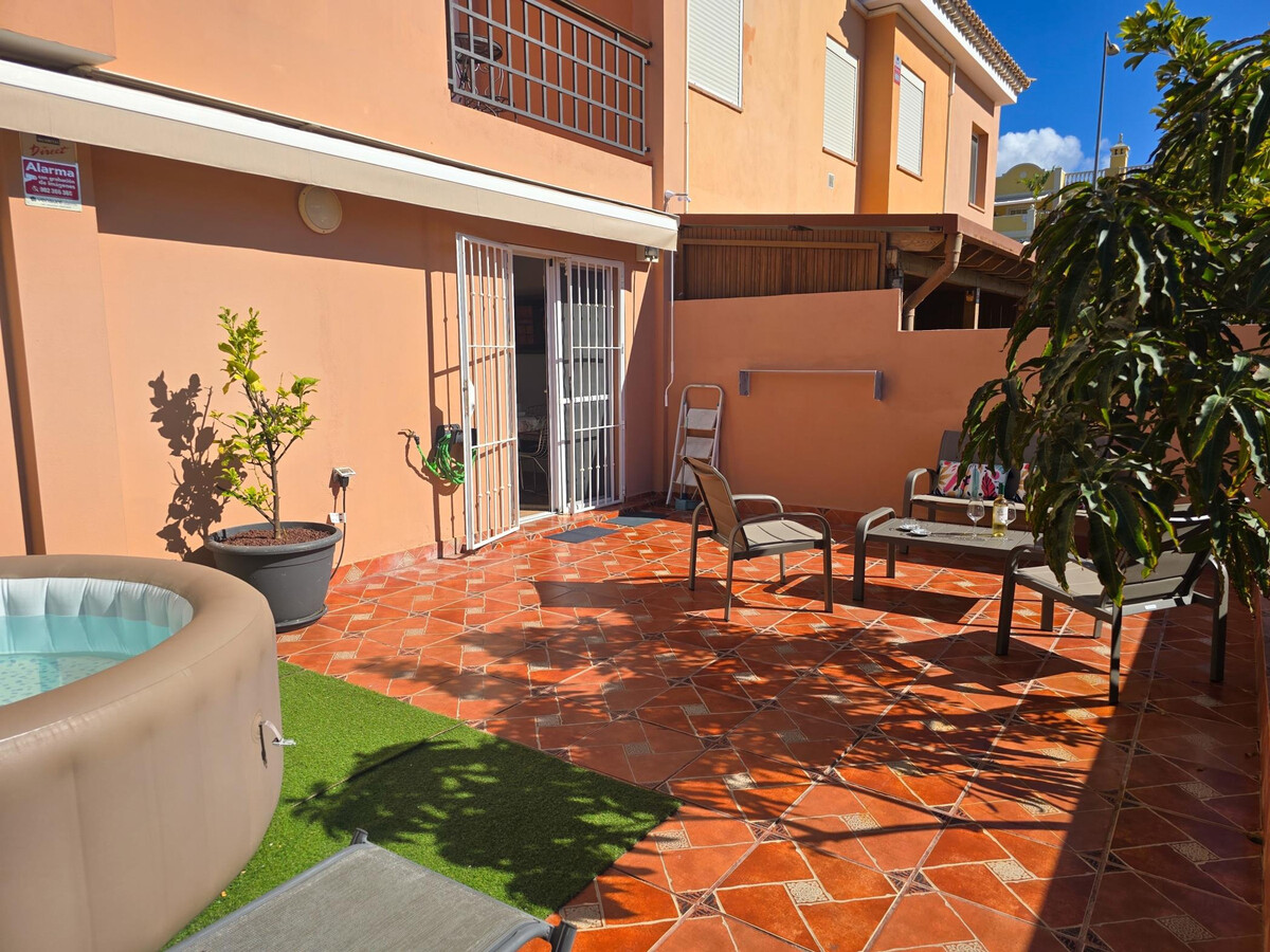Maison 2 étages avec jacuzzi et terrasses à Palm Mar - Photo 7
