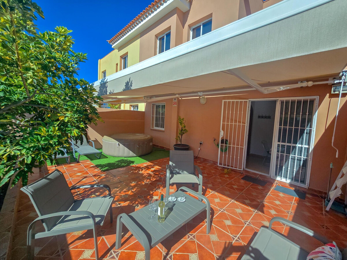 Maison 2 étages avec jacuzzi et terrasses à Palm Mar - Photo 10