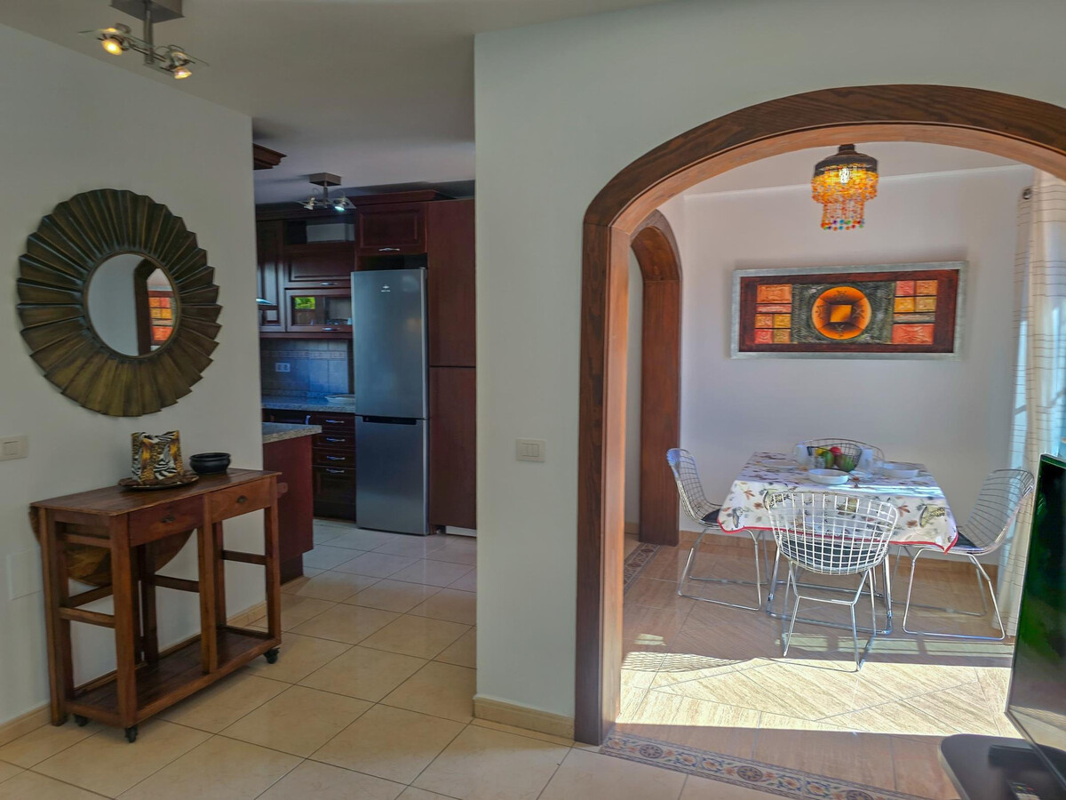 Maison 2 étages avec jacuzzi et terrasses à Palm Mar - Photo 17