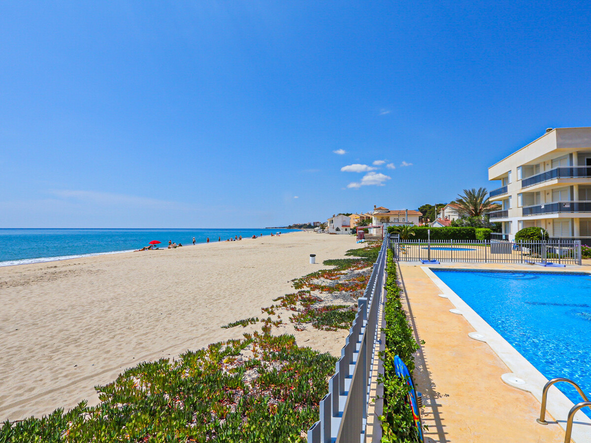 Appartement bord de mer avec 2 piscines à Miami Platja - Photo 1