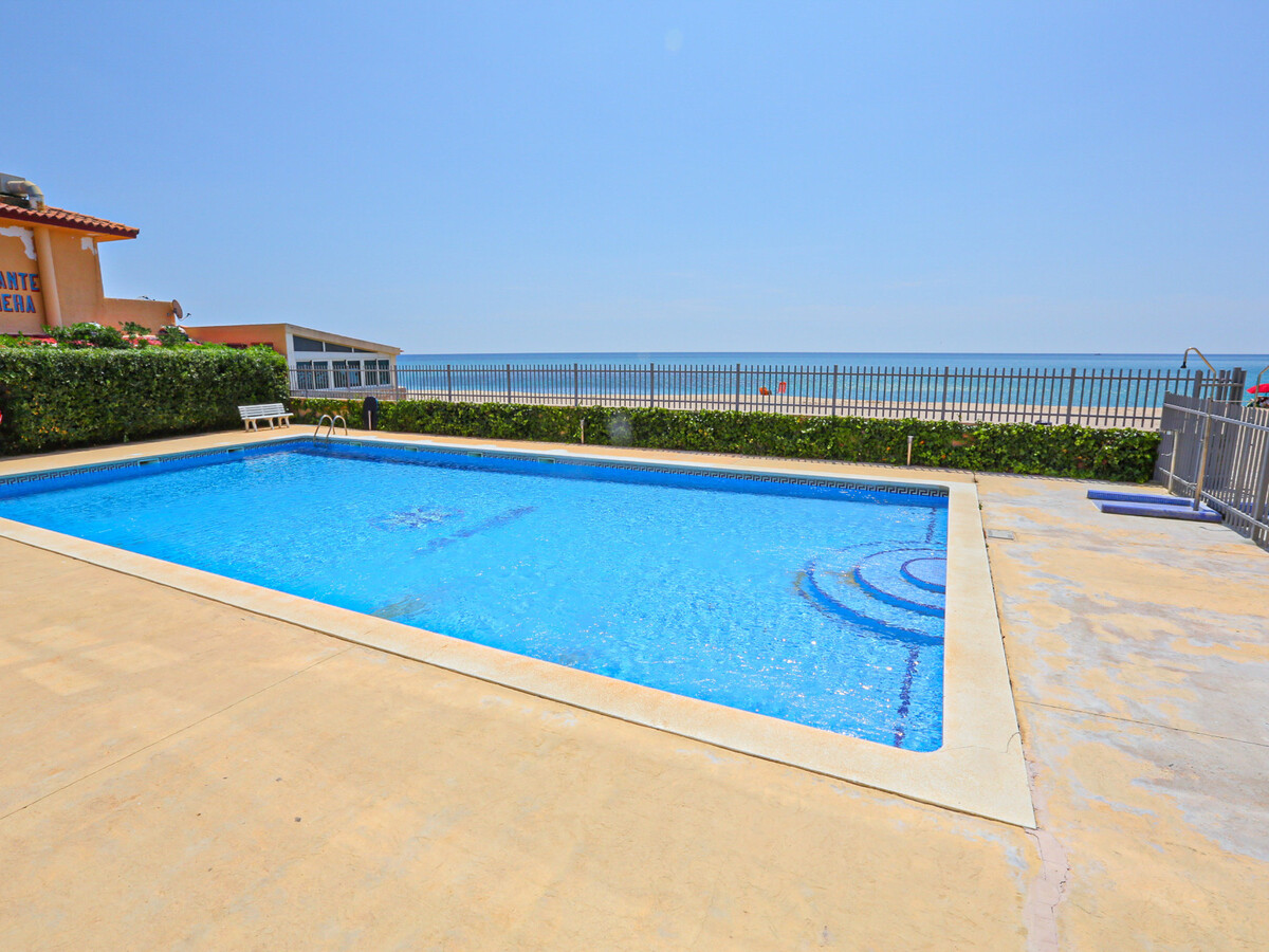 Appartement bord de mer avec 2 piscines à Miami Platja - Photo 3