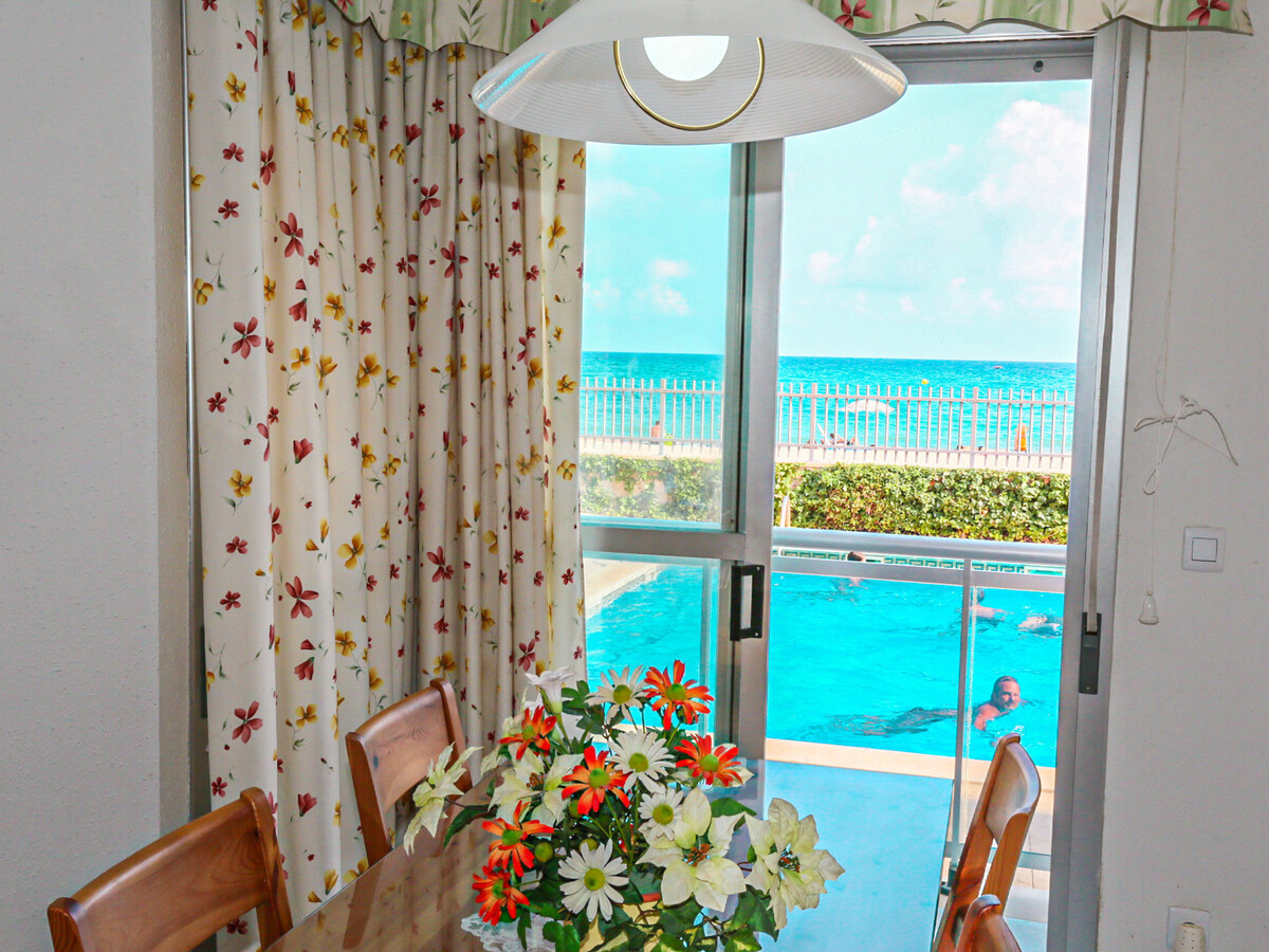 Appartement bord de mer avec 2 piscines à Miami Platja - Photo 9