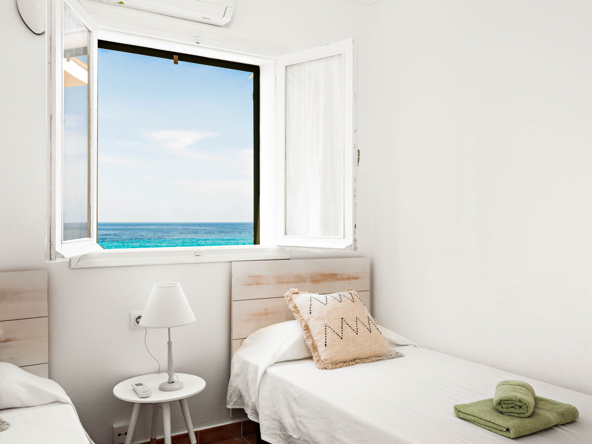 Maison 3 chambres à Biniancolla, vue mer, 10 m plage - Photo 13