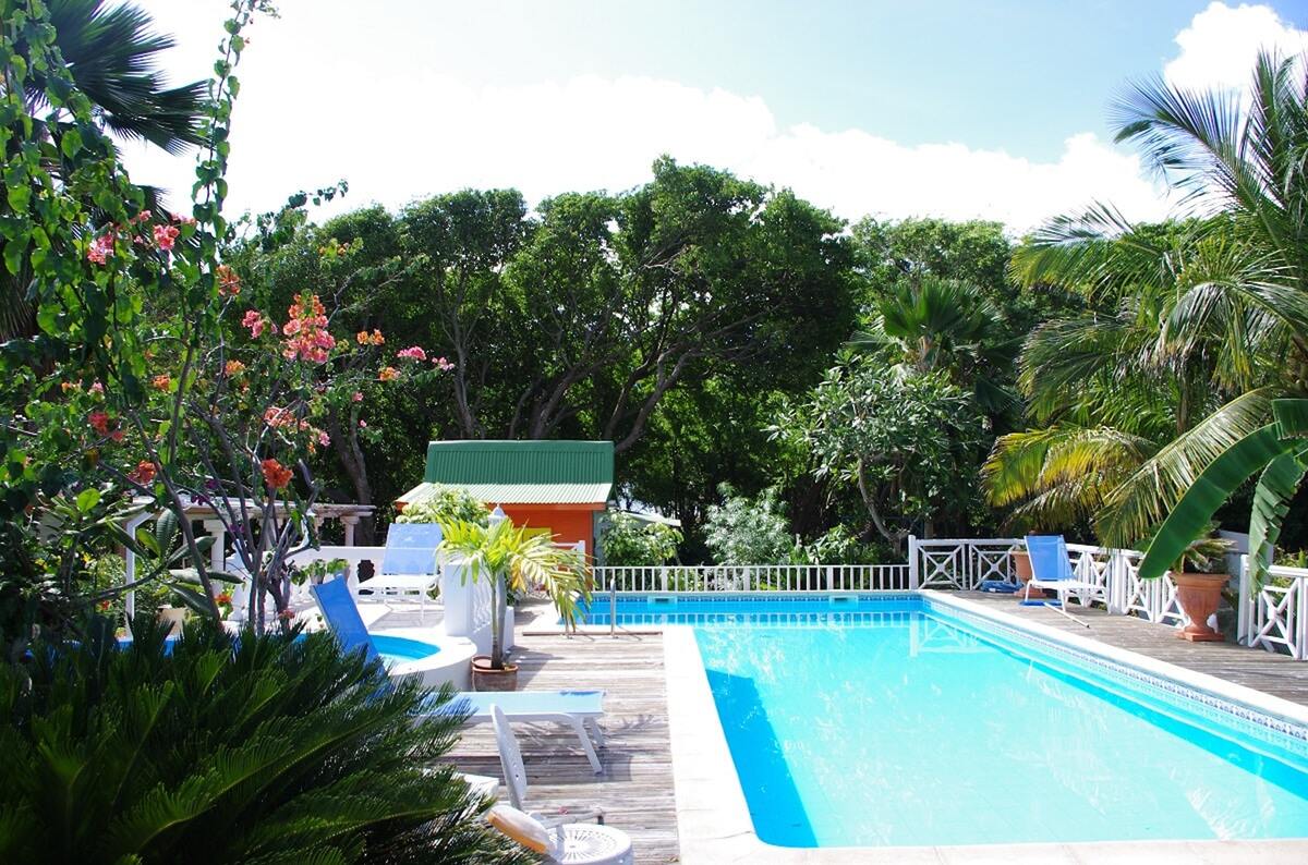 Bungalow avec jacuzzi partagé et piscine à Grand-Bourg, Guadeloupe - Photo 11