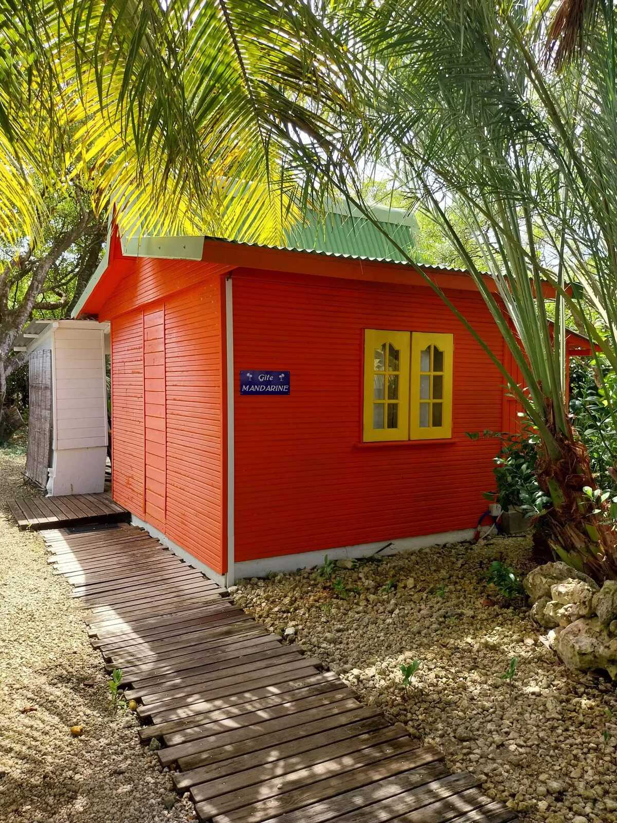 Bungalow avec jacuzzi et jardin privatif à Grand Bourg, Guadeloupe - Photo 2