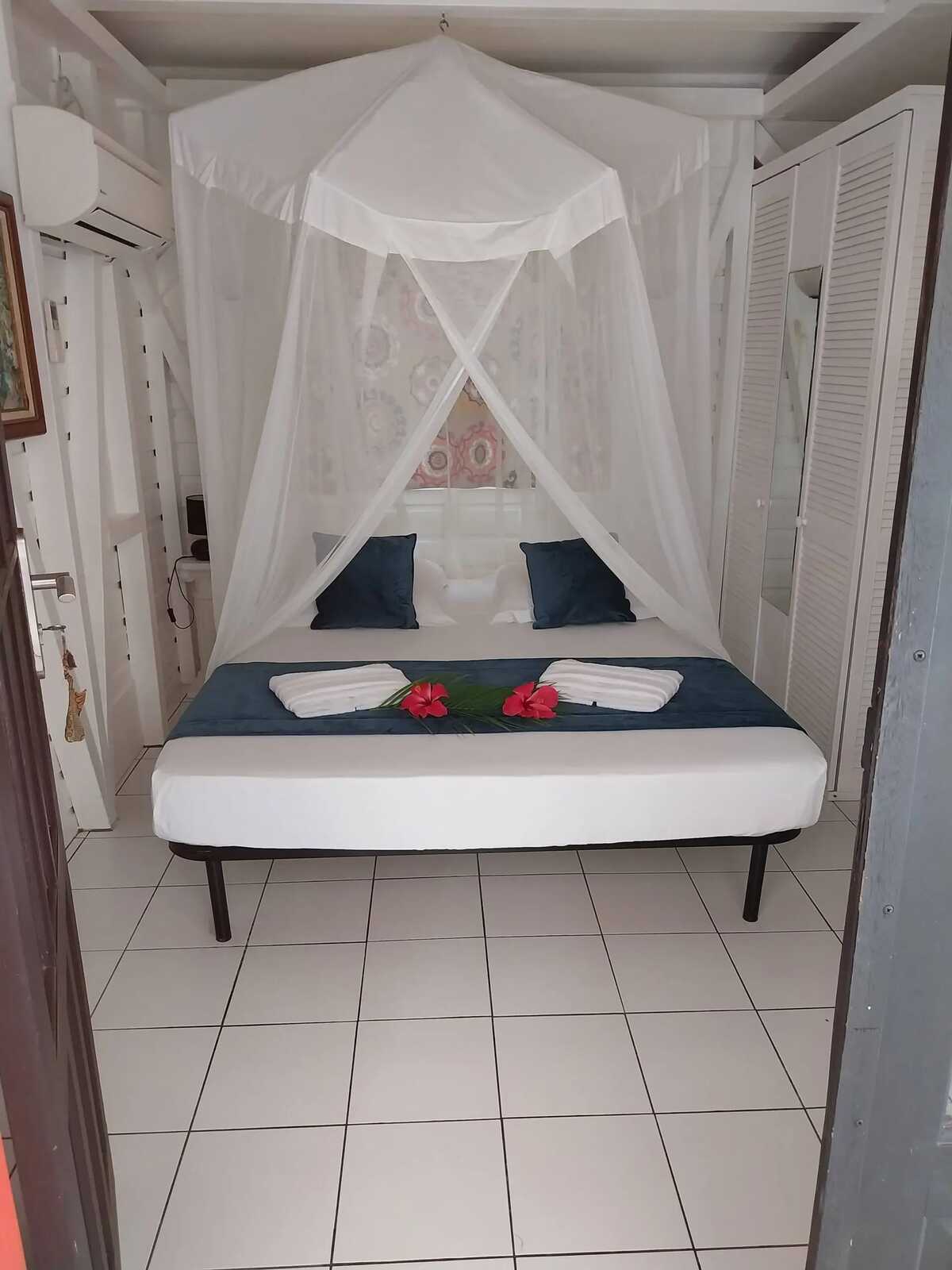 Bungalow avec jacuzzi et jardin privatif à Grand Bourg, Guadeloupe - Photo 8