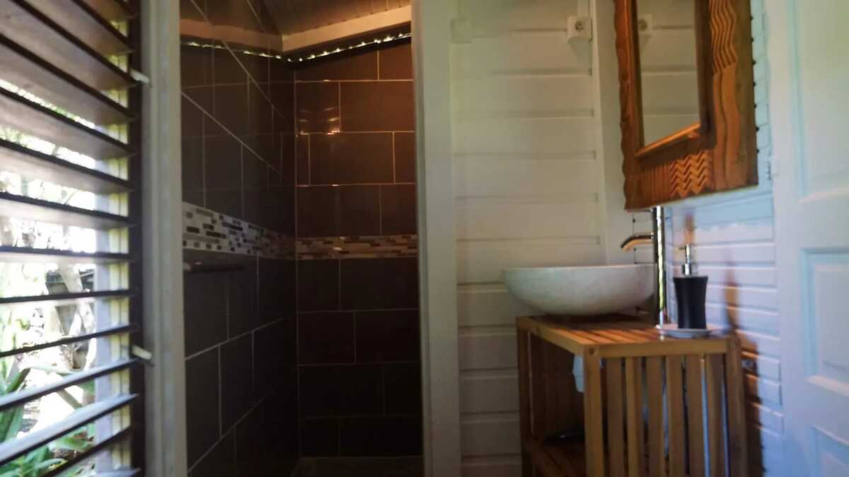 Bungalow avec jacuzzi et jardin privatif à Grand Bourg, Guadeloupe - Photo 10