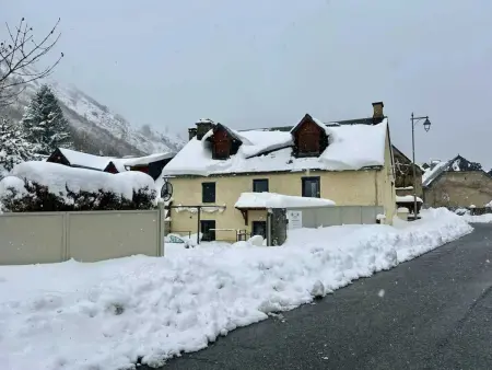 Location maison à Aragnouet, Spacieuse maison de vacances près dAragnouet avec jardin